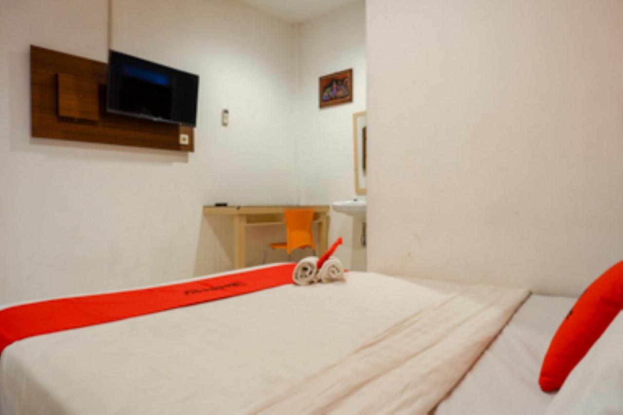 Oyo 1251 Residence 8 Semarang Kültér fotó