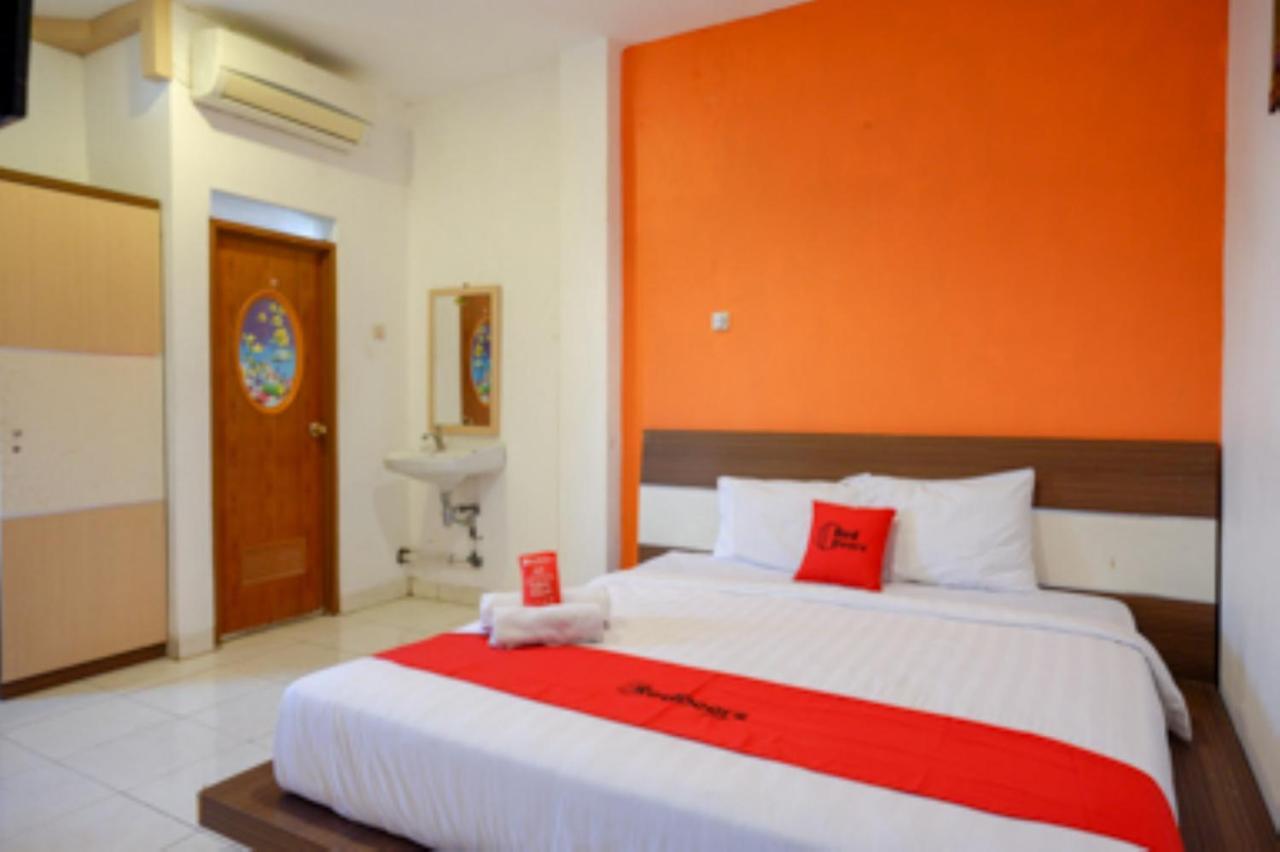 Oyo 1251 Residence 8 Semarang Kültér fotó