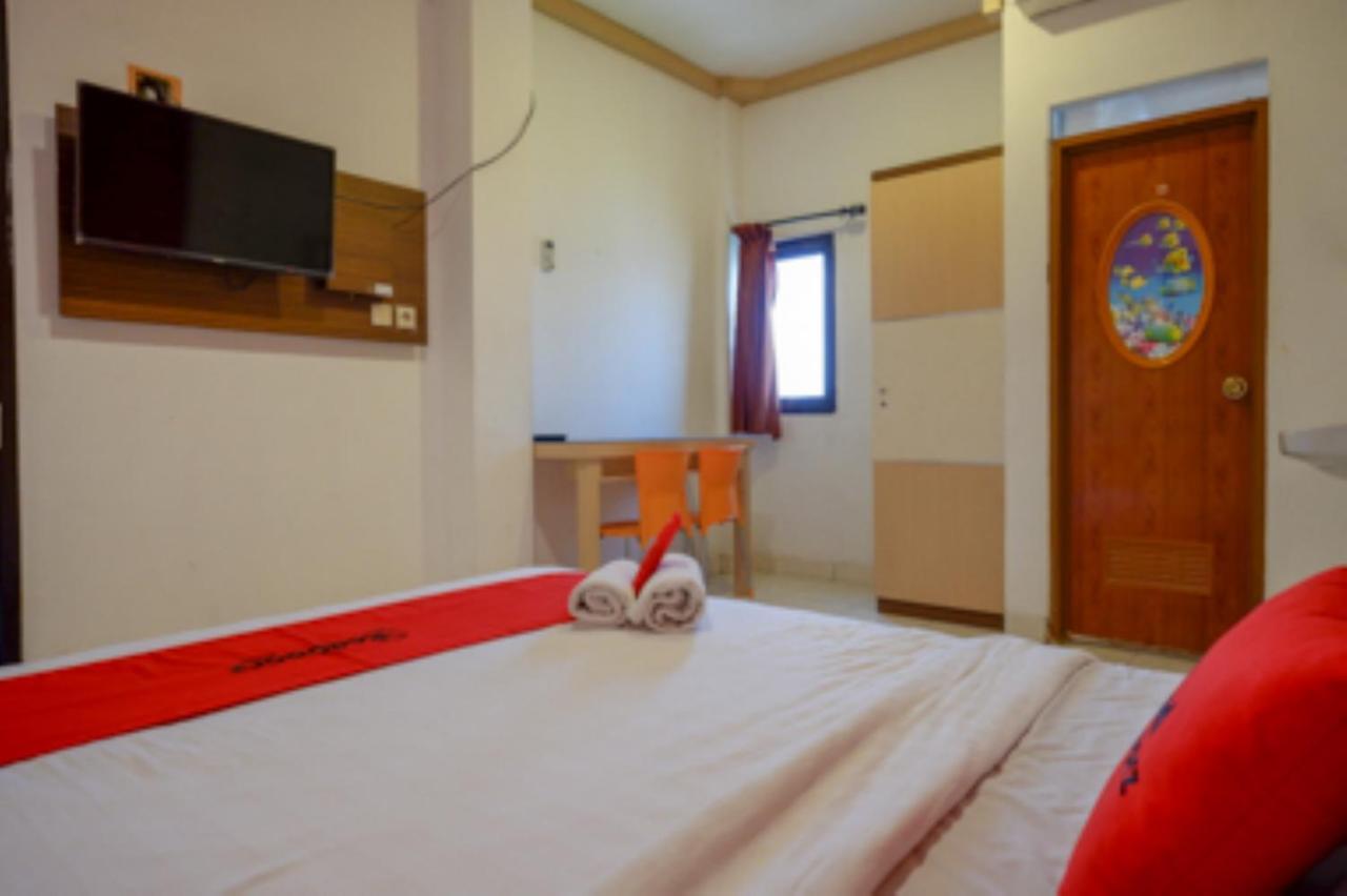Oyo 1251 Residence 8 Semarang Kültér fotó