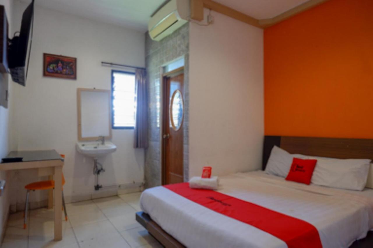 Oyo 1251 Residence 8 Semarang Kültér fotó