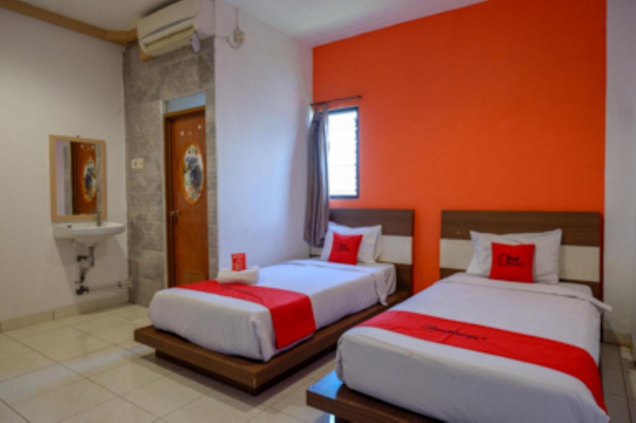 Oyo 1251 Residence 8 Semarang Kültér fotó