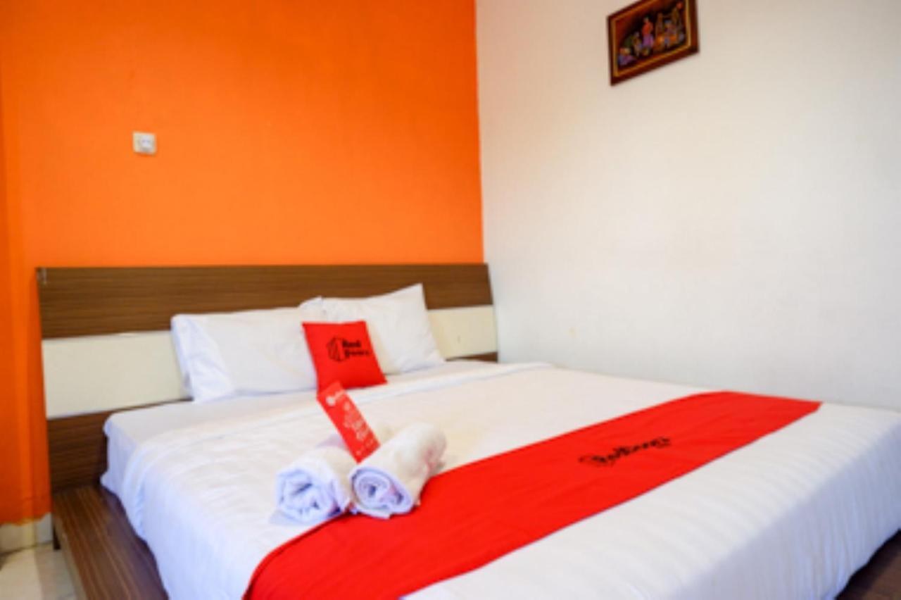 Oyo 1251 Residence 8 Semarang Kültér fotó