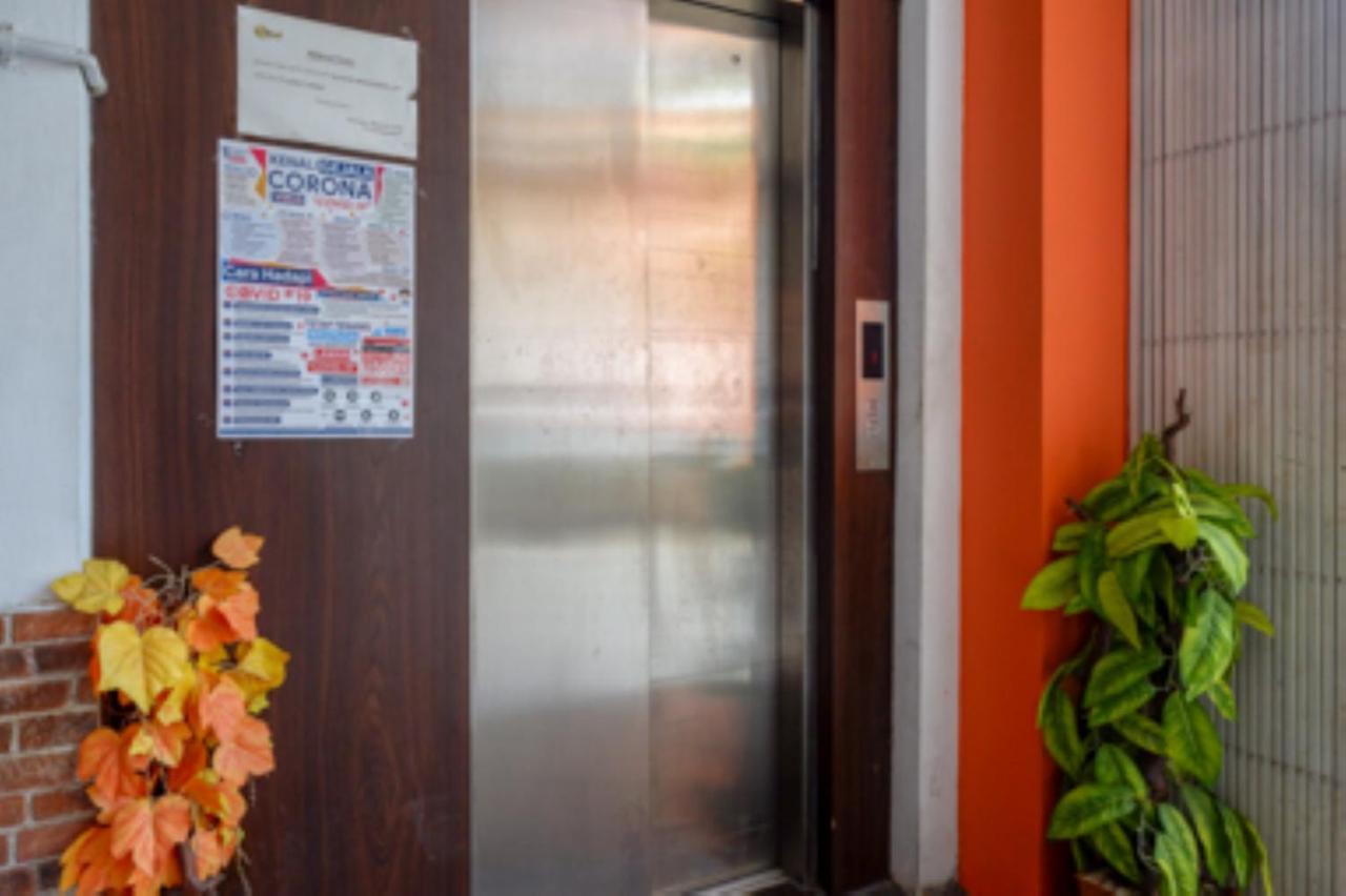 Oyo 1251 Residence 8 Semarang Kültér fotó