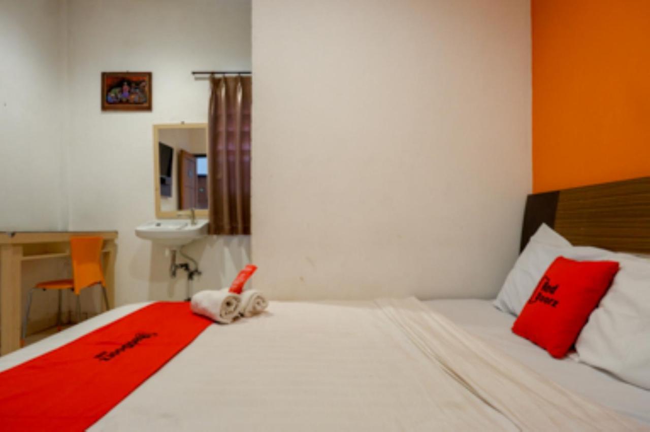 Oyo 1251 Residence 8 Semarang Kültér fotó