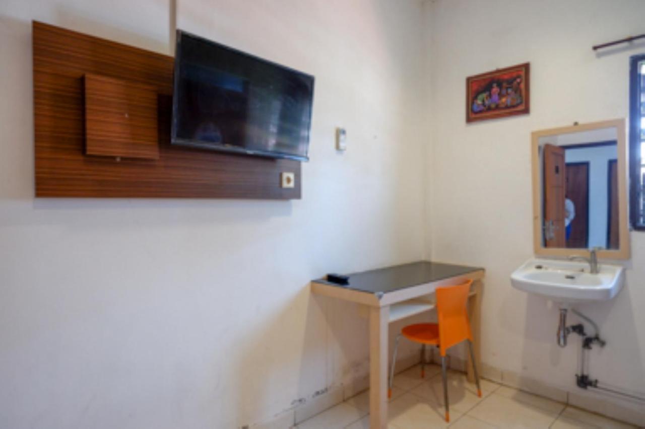 Oyo 1251 Residence 8 Semarang Kültér fotó