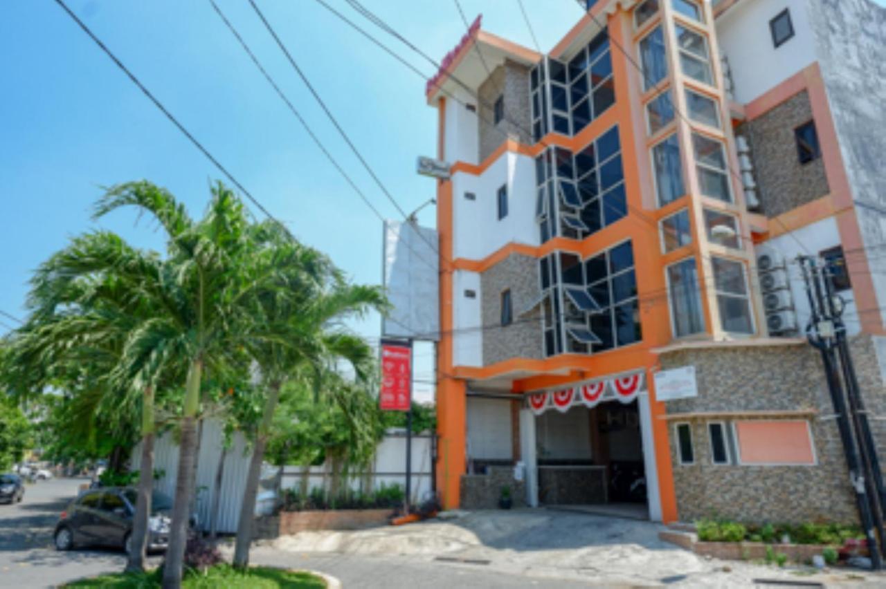 Oyo 1251 Residence 8 Semarang Kültér fotó