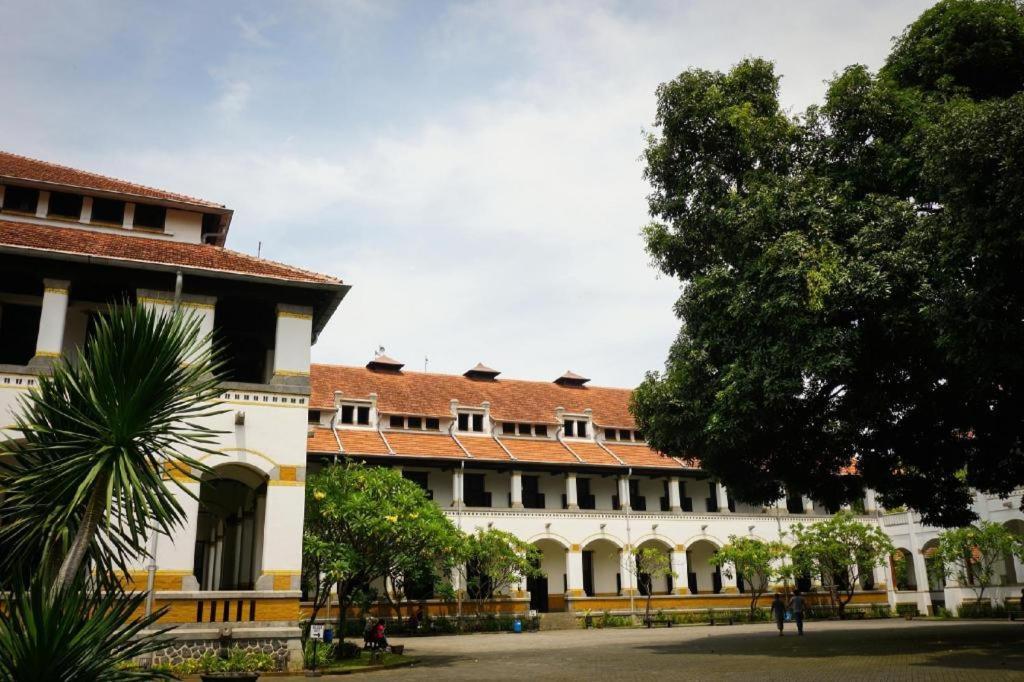 Oyo 1251 Residence 8 Semarang Kültér fotó