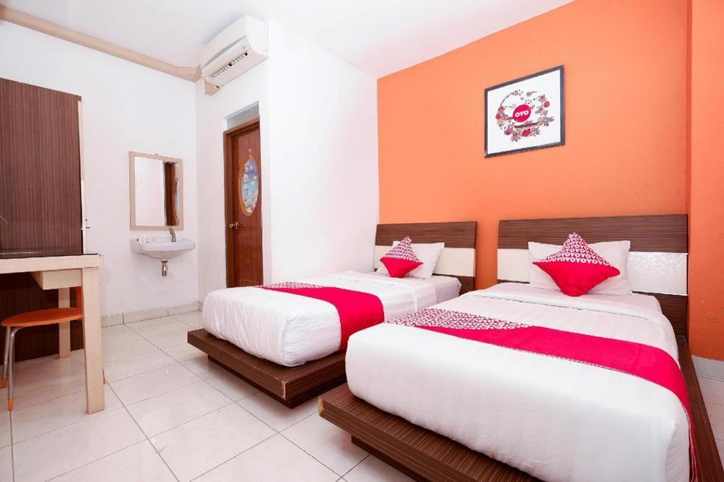 Oyo 1251 Residence 8 Semarang Kültér fotó