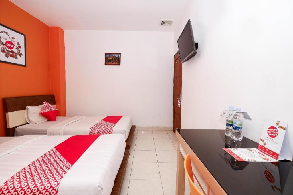 Oyo 1251 Residence 8 Semarang Kültér fotó