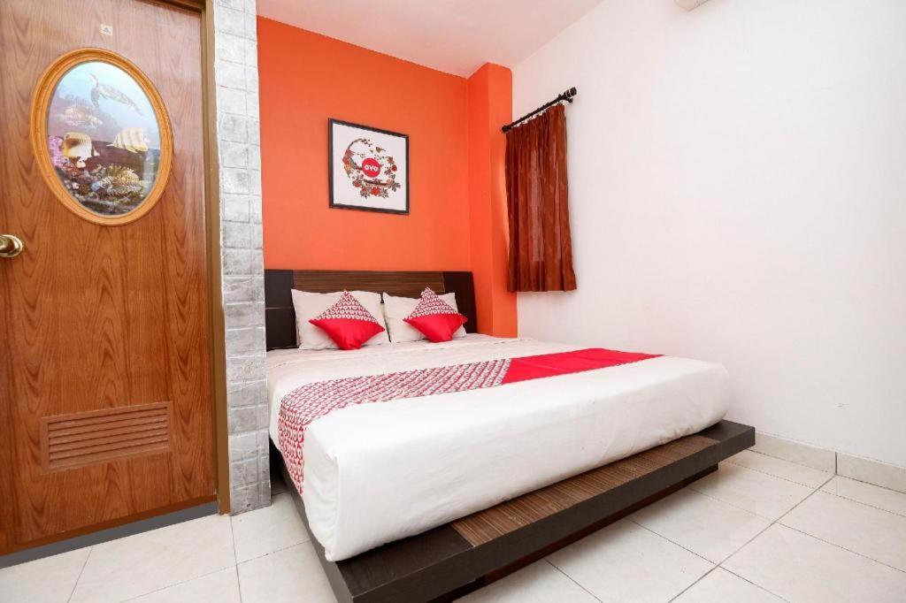 Oyo 1251 Residence 8 Semarang Kültér fotó