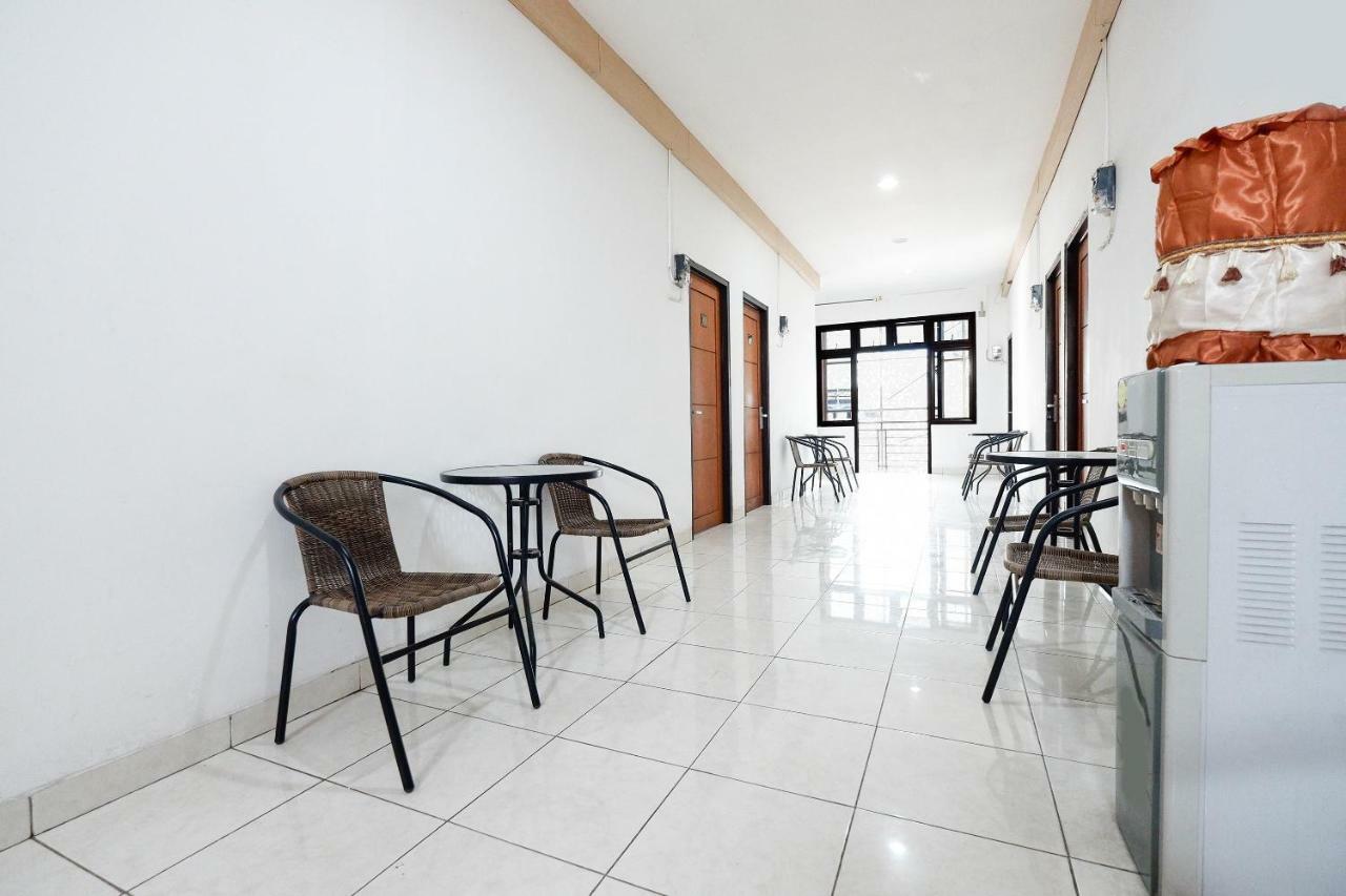 Oyo 1251 Residence 8 Semarang Kültér fotó