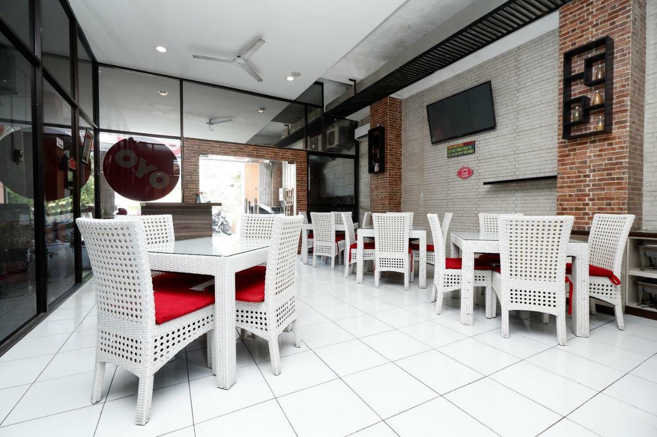 Oyo 1251 Residence 8 Semarang Kültér fotó